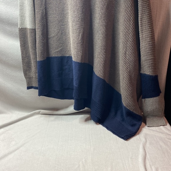 Silence & Noise gray, brown and blue color block knit sweater size medium - Picture 3 of 4